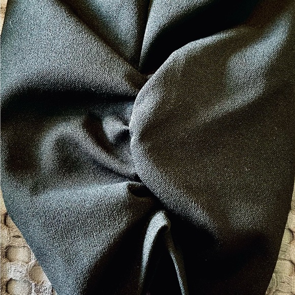 Elegant Women's Black Jumpsuit with Ruched Leg Detail & Belt - Picture 6 of 6